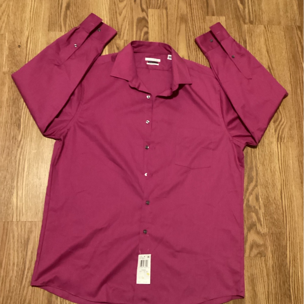 Men’s t shirts button down dress size 32/33 brand van Heusen color purple